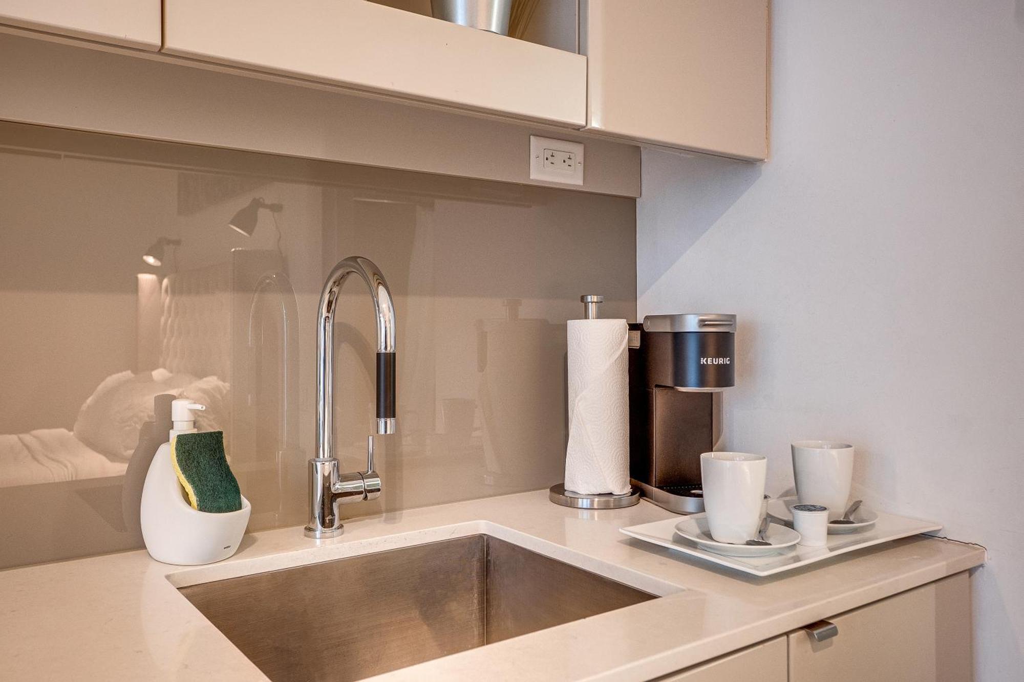 Modern Suite On Peter St - City View Toronto Exterior foto